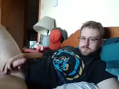 Snapshot of shyv13 chatting on October 4, 9:13 pm shyv13 online show from October 4, 9:13 pm