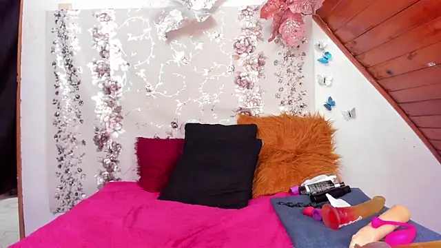 Hannaa32 online show from March 1, 11:04 pm