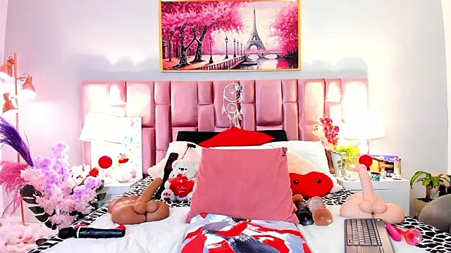 Snapshot of Anaa_Bellaa chatting on January 17, 12:43 pm Anaa Bellaa online show from January 17, 12:43 pm