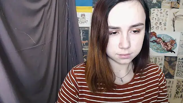Snapshot of VeryVeryVeryShy_ chatting on December 20, 6:29 am VeryVeryVeryShy online show from December 20, 6:29 am