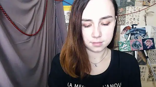 Snapshot of VeryVeryVeryShy_ chatting on December 23, 6:44 am VeryVeryVeryShy online show from December 23, 6:44 am