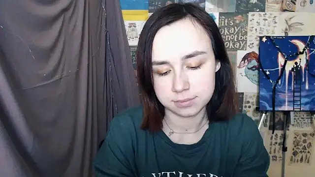 Snapshot of VeryVeryVeryShy_ chatting on February 18, 7:32 am VeryVeryVeryShy online show from February 18, 7:32 am