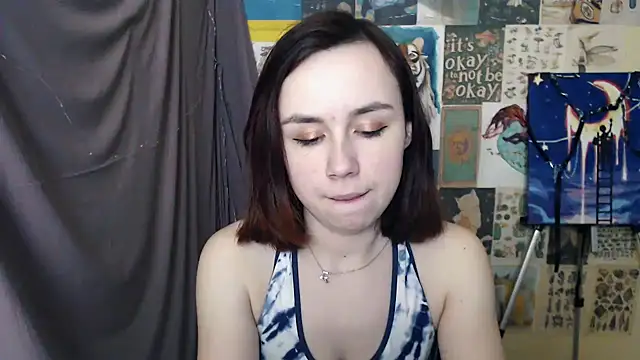 Snapshot of VeryVeryVeryShy_ chatting on February 22, 9:45 am VeryVeryVeryShy online show from February 22, 9:45 am