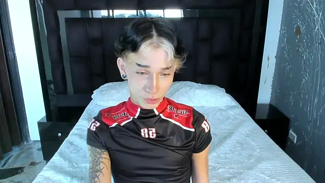 AndyWiilliams online show from December 5, 9:17 pm