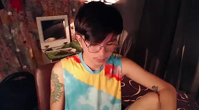 Snapshot of Sexy_Handsome_Drex chatting on December 5, 8:44 am Sexy Handsome Drex online show from December 5, 8:44 am