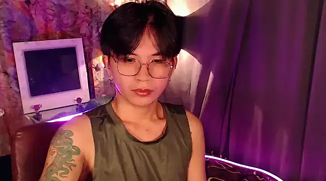 Snapshot of Sexy_Handsome_Drex chatting on December 15, 10:07 am Sexy Handsome Drex online show from December 15, 10:07 am