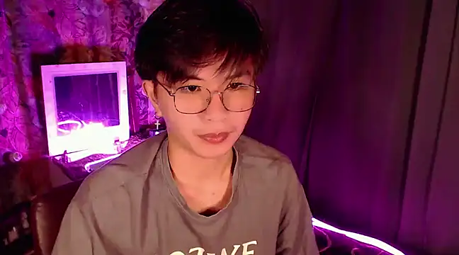 Snapshot of Sexy_Handsome_Drex chatting on December 16, 9:14 am Sexy Handsome Drex online show from December 16, 9:14 am