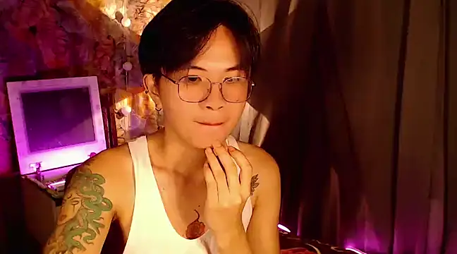 Snapshot of Sexy_Handsome_Drex chatting on December 29, 10:34 am Sexy Handsome Drex online show from December 29, 10:34 am