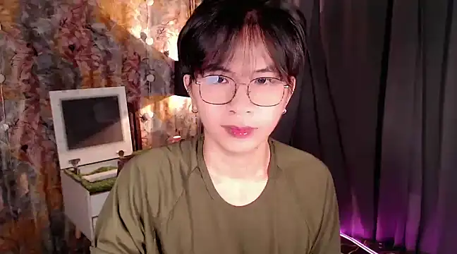 Snapshot of Sexy_Handsome_Drex chatting on December 29, 3:03 pm Sexy Handsome Drex online show from December 29, 3:03 pm