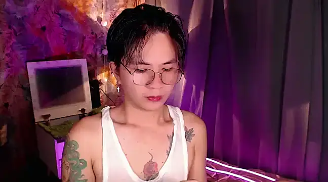 Snapshot of Sexy_Handsome_Drex chatting on December 31, 9:10 am Sexy Handsome Drex online show from December 31, 9:10 am