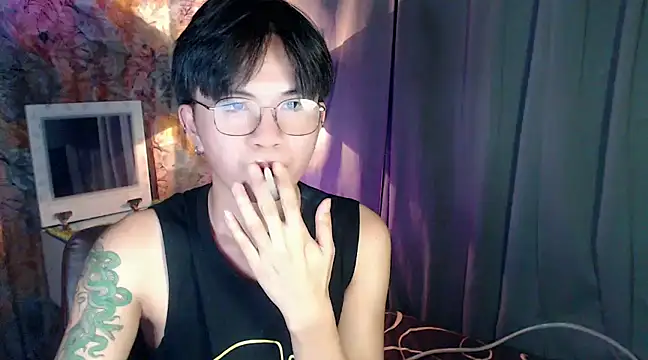 Snapshot of Sexy_Handsome_Drex chatting on January 13, 9:30 am Sexy Handsome Drex online show from January 13, 9:30 am