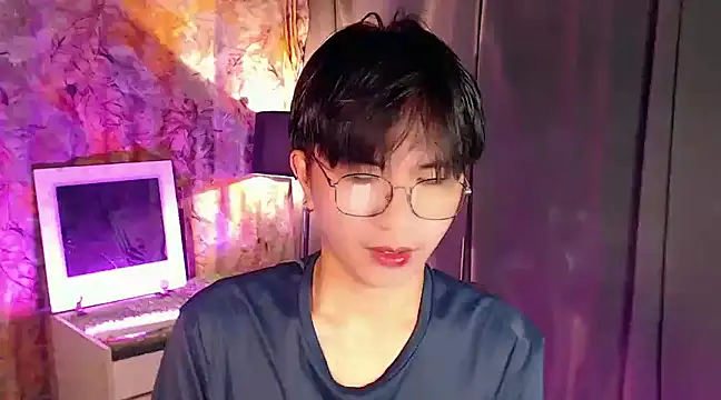 Snapshot of Sexy_Handsome_Drex chatting on January 23, 8:36 am Sexy Handsome Drex online show from January 23, 8:36 am