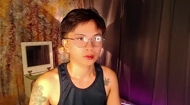 Snapshot of Sexy_Handsome_Drex chatting on February 1, 9:00 am Sexy Handsome Drex online show from February 1, 9:00 am