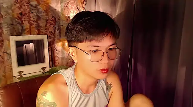 Snapshot of Sexy_Handsome_Drex chatting on February 3, 12:47 pm Sexy Handsome Drex online show from February 3, 12:47 pm