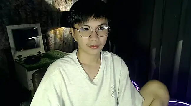 Snapshot of Sexy_Handsome_Drex chatting on February 12, 8:16 am Sexy Handsome Drex online show from February 12, 8:16 am