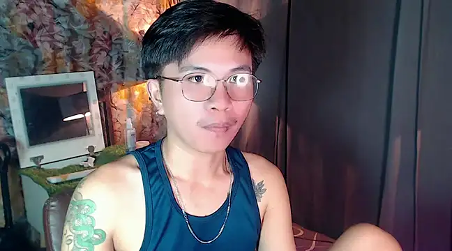 Snapshot of Sexy_Handsome_Drex chatting on February 13, 8:38 am Sexy Handsome Drex online show from February 13, 8:38 am