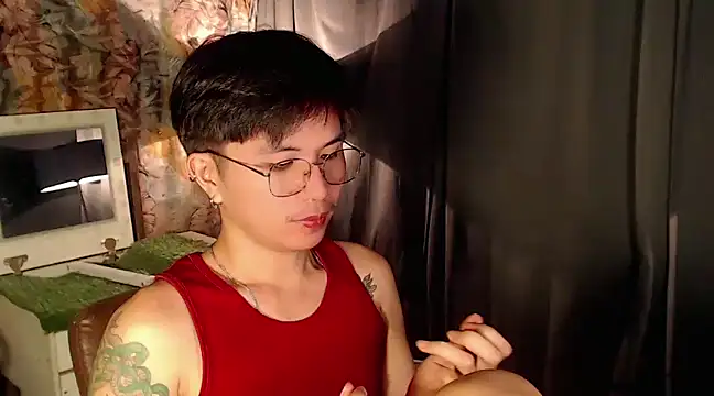 Snapshot of Sexy_Handsome_Drex chatting on February 14, 11:31 am Sexy Handsome Drex online show from February 14, 11:31 am