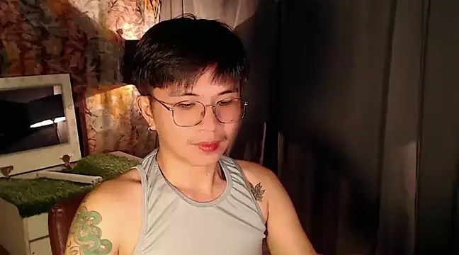 Snapshot of Sexy_Handsome_Drex chatting on February 15, 10:55 am Sexy Handsome Drex online show from February 15, 10:55 am