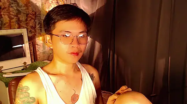 Snapshot of Sexy_Handsome_Drex chatting on February 17, 11:23 am Sexy Handsome Drex online show from February 17, 11:23 am