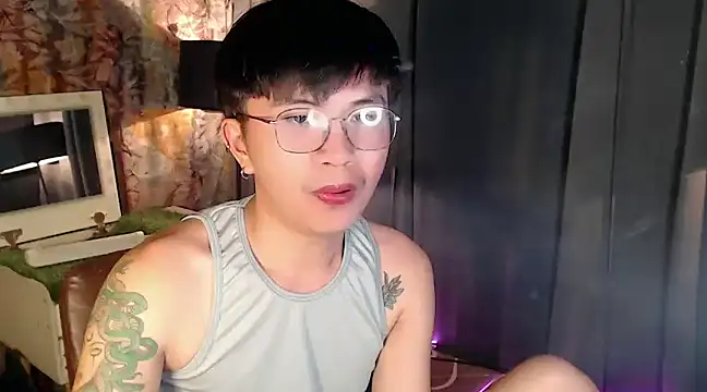 Snapshot of Sexy_Handsome_Drex chatting on February 18, 8:38 am Sexy Handsome Drex online show from February 18, 8:38 am