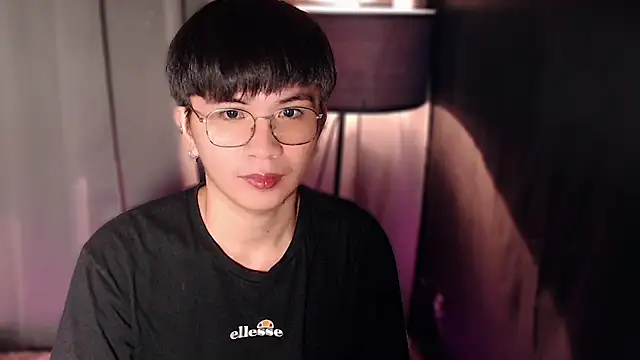 Snapshot of Sexy_Handsome_Drex chatting on February 25, 9:09 am Sexy Handsome Drex online show from February 25, 9:09 am