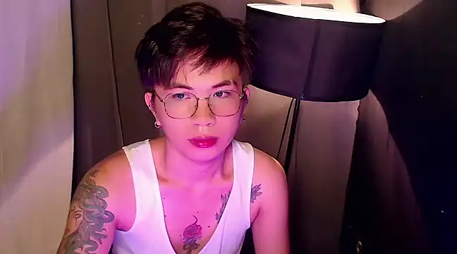 Snapshot of Sexy_Handsome_Drex chatting on March 4, 8:35 am Sexy Handsome Drex online show from March 4, 8:35 am