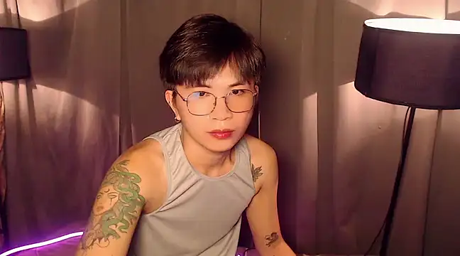 Snapshot of Sexy_Handsome_Drex chatting on March 5, 9:38 am Sexy Handsome Drex online show from March 5, 9:38 am