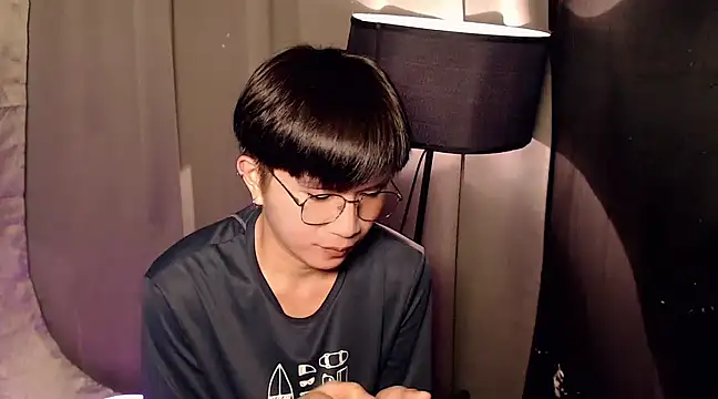 Snapshot of Sexy_Handsome_Drex chatting on March 6, 9:03 am Sexy Handsome Drex online show from March 6, 9:03 am