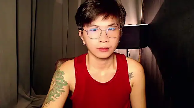 Snapshot of Sexy_Handsome_Drex chatting on March 10, 8:37 am Sexy Handsome Drex online show from March 10, 8:37 am