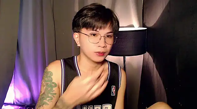 Snapshot of Sexy_Handsome_Drex chatting on March 22, 9:13 am Sexy Handsome Drex online show from March 22, 9:13 am