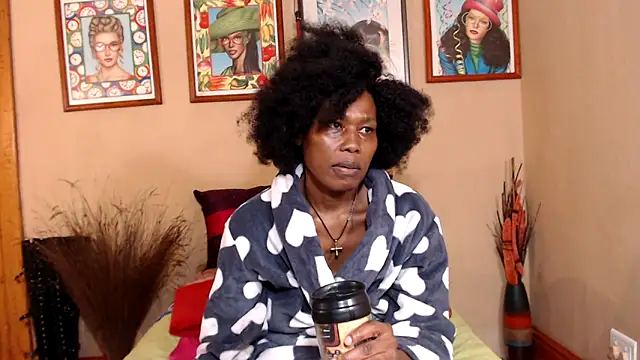 Snapshot of ebonyassbest4u chatting on February 19, 2:23 pm ebonyassbest4u online show from February 19, 2:23 pm