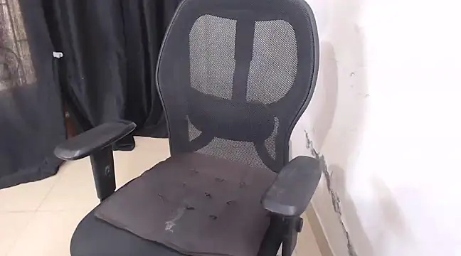 Snapshot of sweet-alia chatting on February 9, 10:53 am sweet-alia online show from February 9, 10:53 am