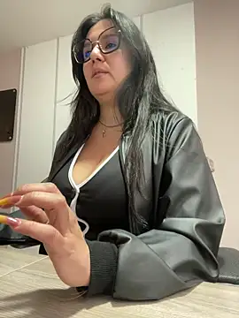 SWEETLILY18 online show from January 3, 11:57 am