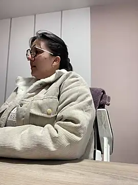 SWEETLILY18 online show from January 7, 11:16 am