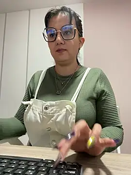 SWEETLILY18 online show from February 11, 11:21 am