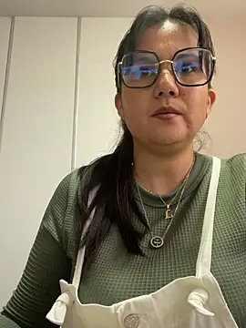 SWEETLILY18 online show from February 11, 2:35 pm