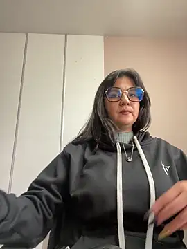 SWEETLILY18 online show from February 12, 3:16 pm