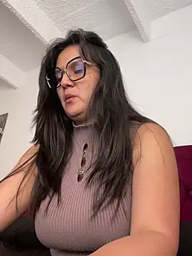 SWEETLILY18 online show from February 21, 9:11 pm