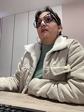 SWEETLILY18 online show from March 14, 11:34 am