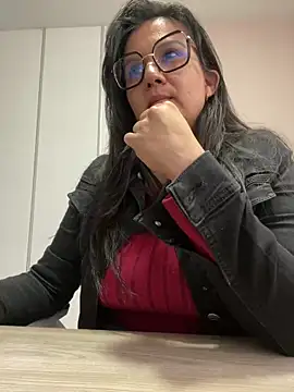 SWEETLILY18 online show from March 22, 3:31 pm