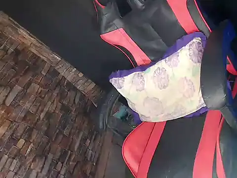 Snapshot of sexysassymirax chatting on February 2, 6:26 am sexysassymirax online show from February 2, 6:26 am