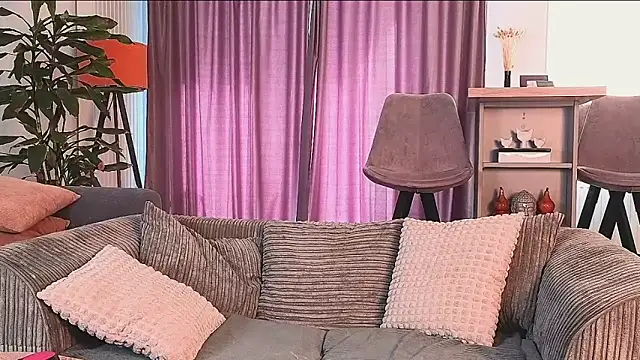 MayaCroft online show from March 12, 7:24 am