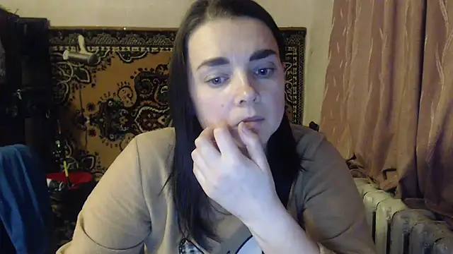 Snapshot of AlisaLaDiva chatting on February 1, 9:40 pm AlisaLaDiva online show from February 1, 9:40 pm
