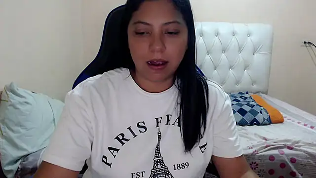 Leylafourniert online show from November 9, 6:39 pm