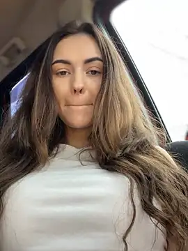 Snapshot of PrincessaHill_ chatting on December 12, 7:19 am PrincessaHill online show from December 12, 7:19 am