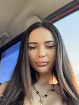 Snapshot of PrincessaHill_ chatting on January 15, 8:41 am PrincessaHill online show from January 15, 8:41 am