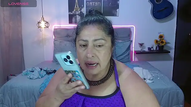 Snapshot of Keyla01_ chatting on April 18, 12:42 pm Keyla01 online show from April 18, 12:42 pm