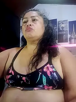 Snapshot of Keyla01_ chatting on April 27, 11:47 pm Keyla01 online show from April 27, 11:47 pm