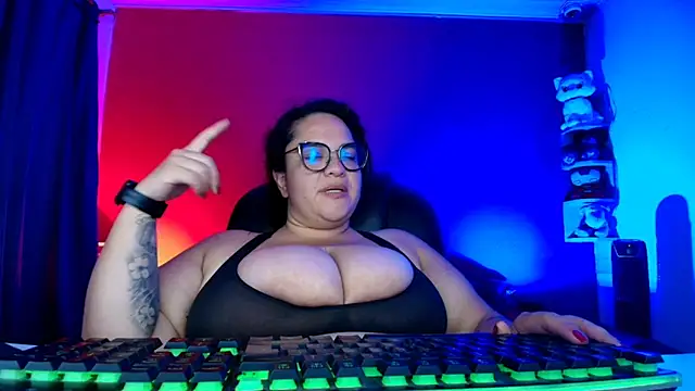 lulubigtitts1 online show from January 9, 3:31 am