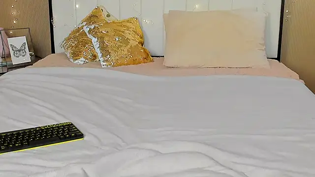 Snapshot of mailymilf chatting on November 8, 3:01 pm mailymilf online show from November 8, 3:01 pm